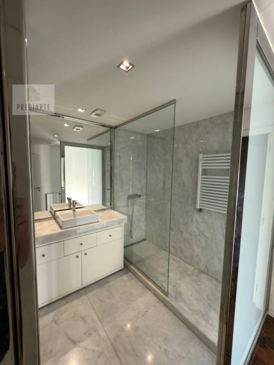 Apartamento T5 para Venda em Paranhos Foto 17