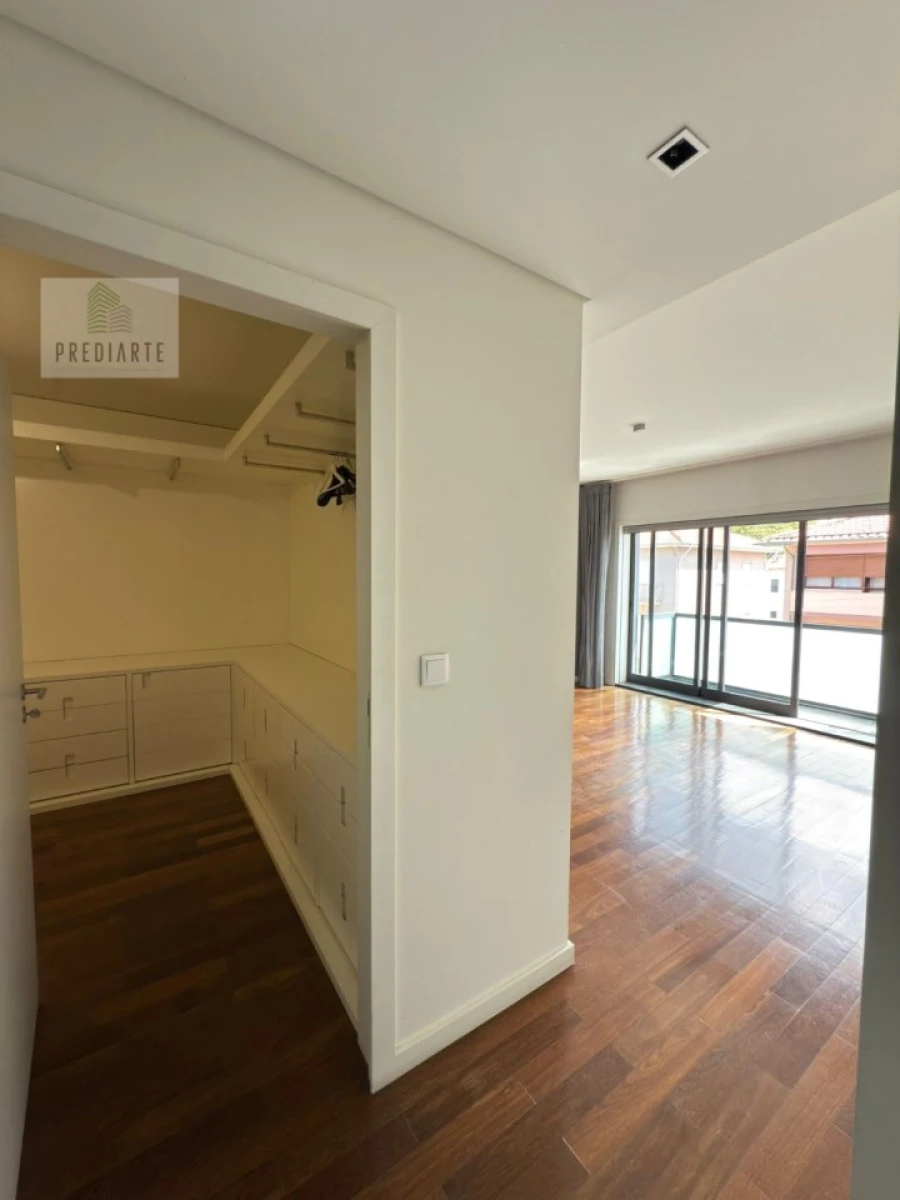 Apartamento T5 para Venda em Paranhos Foto 20