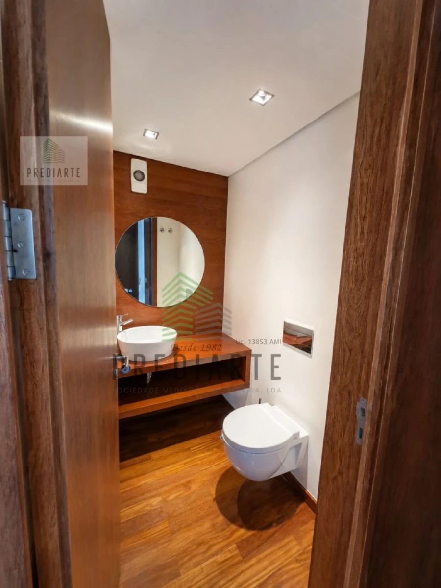 Apartamento T5 para Venda em Paranhos Foto 3