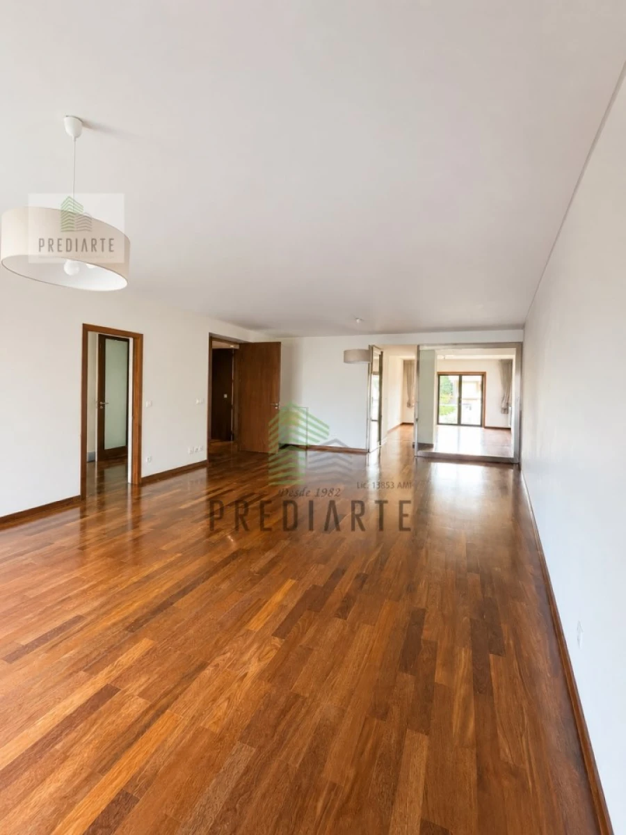 Apartamento T5 para Venda em Paranhos Foto 5