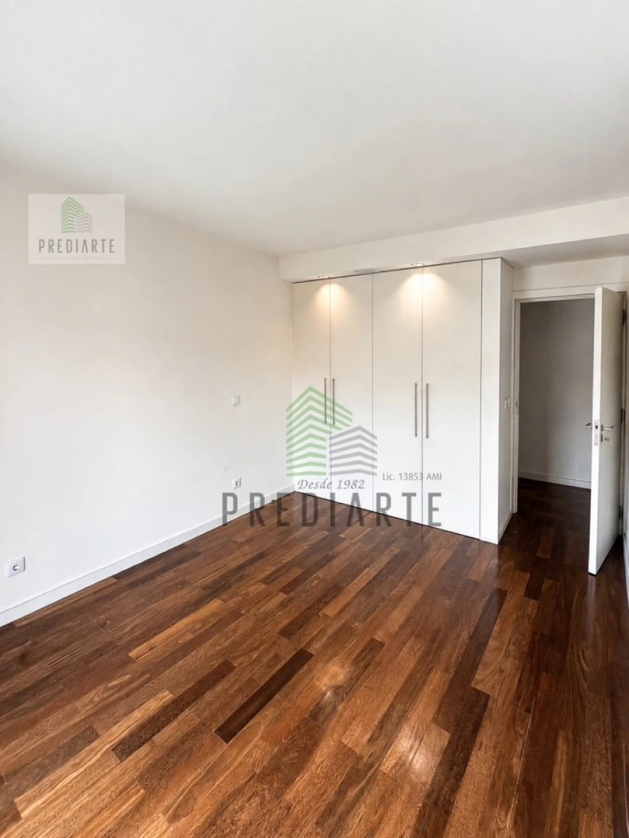 Apartamento T5 para Venda em Paranhos Foto 14