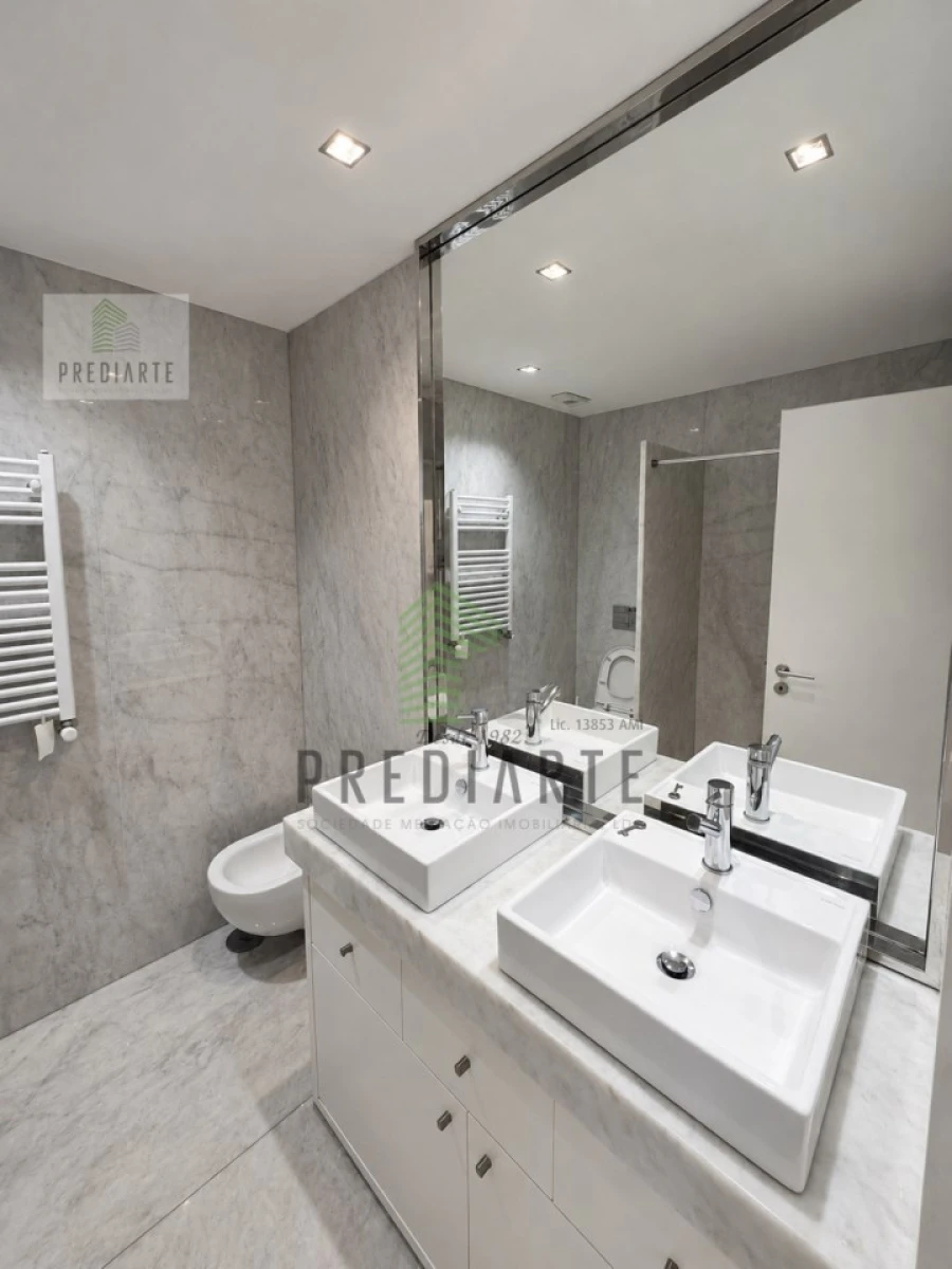 Apartamento T5 para Venda em Paranhos Foto 20