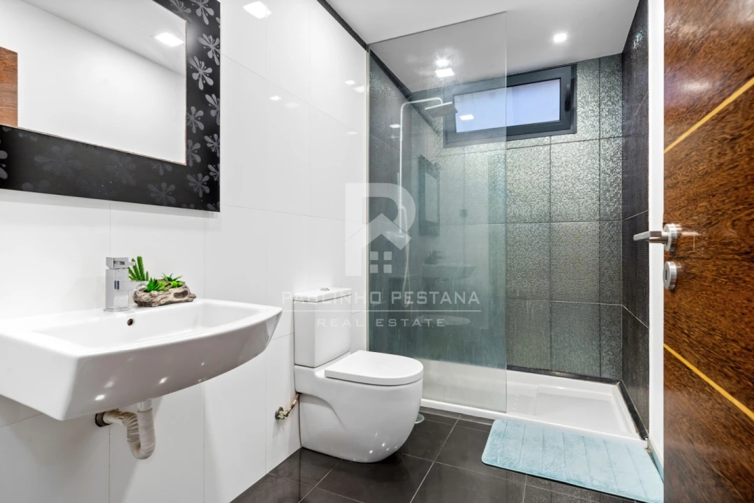 Moradia T3 para Venda em São Martinho Foto 24