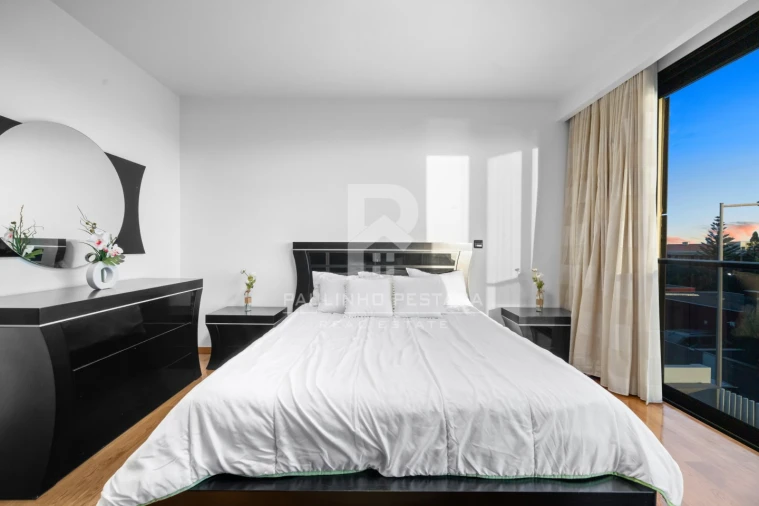 Moradia T3 para Venda em São Martinho Foto 16