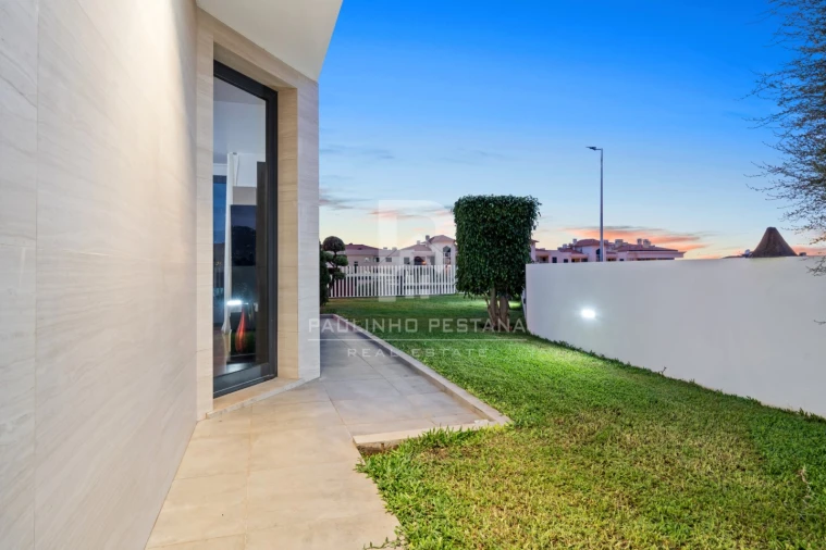 Moradia T3 para Venda em São Martinho Foto 30