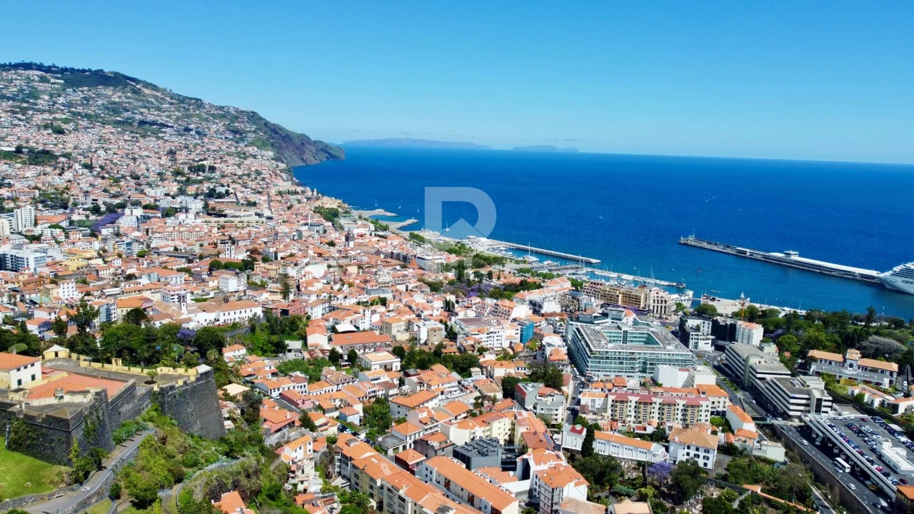 Terreno para Venda em Funchal (São Pedro) Foto 9