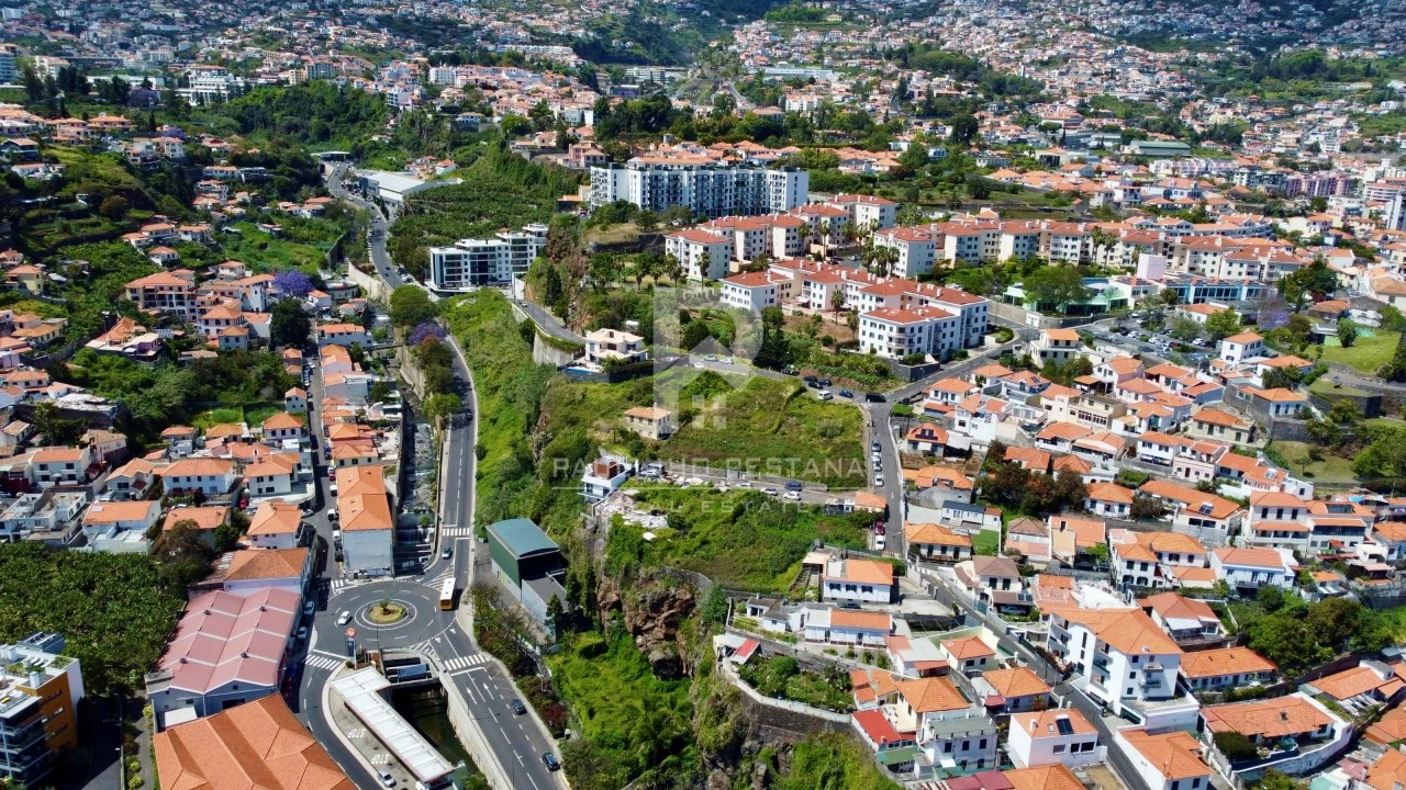 Terreno para Venda em Funchal (São Pedro) Foto 12