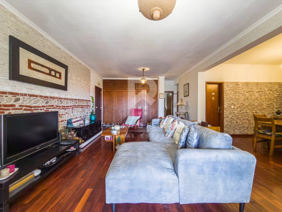 Apartamento T2 para Venda em Caniço Foto 1