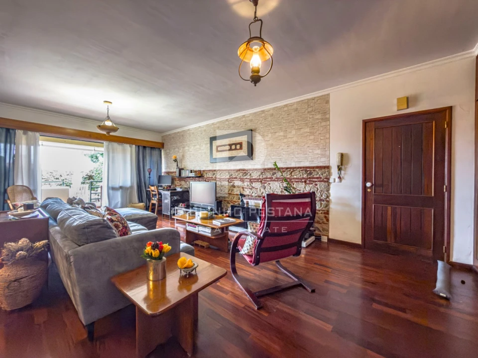 Apartamento T2 para Venda em Caniço Foto 2