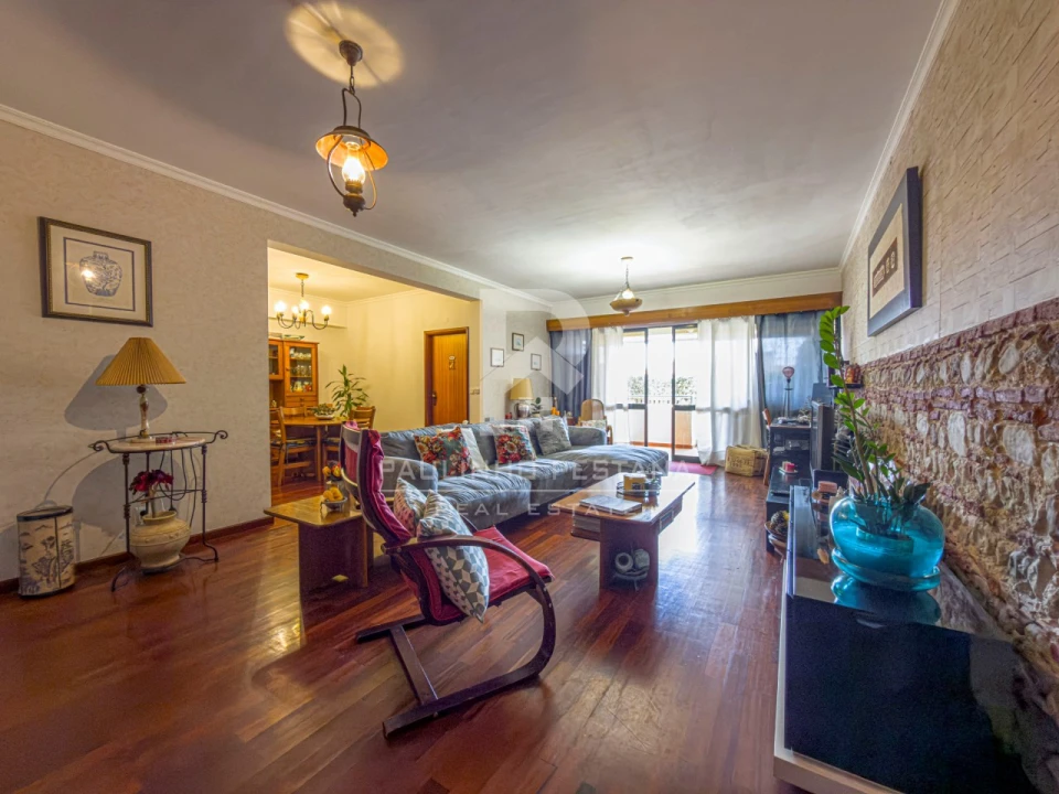 Apartamento T2 para Venda em Caniço Foto 4