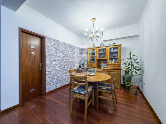 Apartamento T2 para Venda em Caniço Foto 3