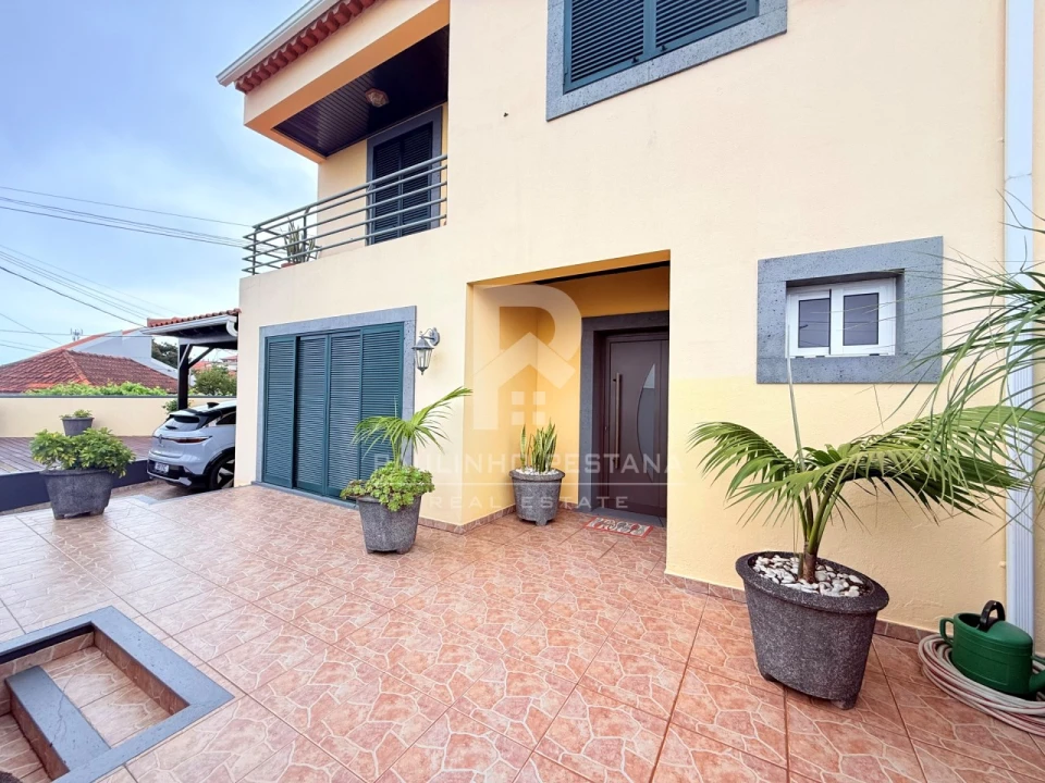 Moradia T2 para Venda em Santo Antonio Foto 1