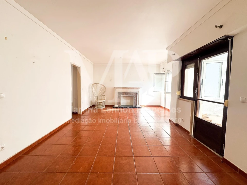 Apartamento T3 para Venda em Carcavelos e Parede Foto 3