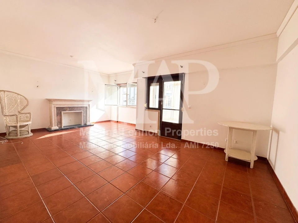 Apartamento T3 para Venda em Carcavelos e Parede Foto 5