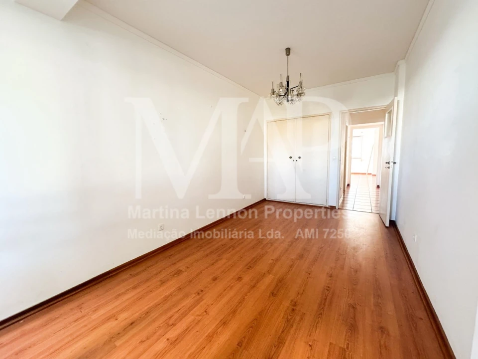 Apartamento T3 para Venda em Carcavelos e Parede Foto 15