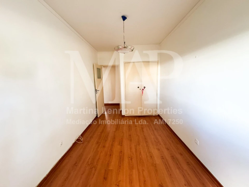 Apartamento T3 para Venda em Carcavelos e Parede Foto 19