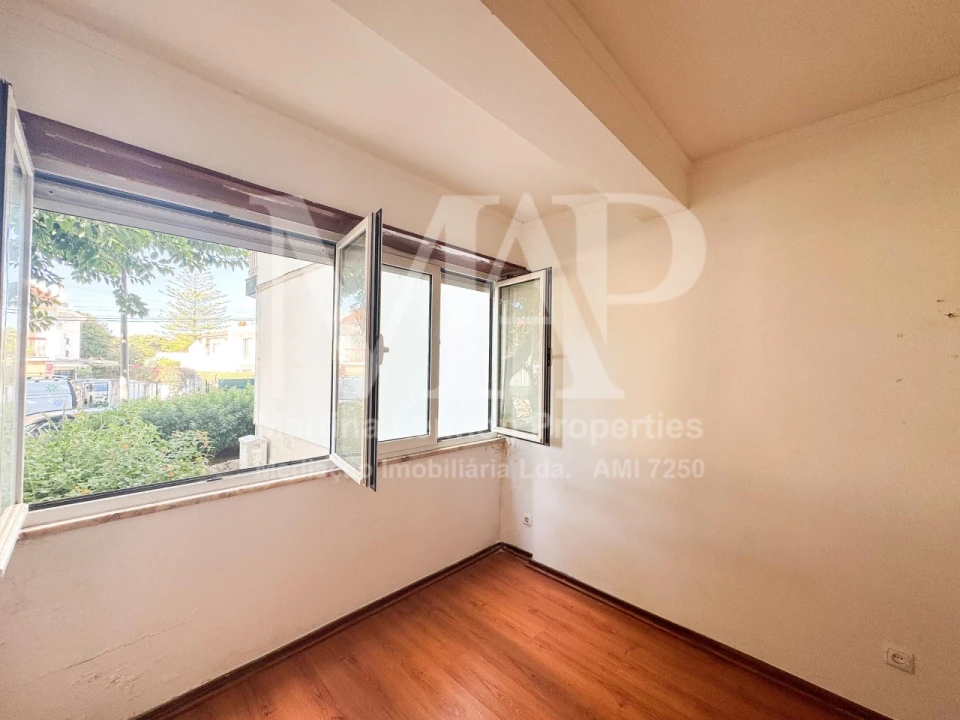 Apartamento T3 para Venda em Carcavelos e Parede Foto 22