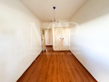 Apartamento T3 para Venda em Carcavelos e Parede