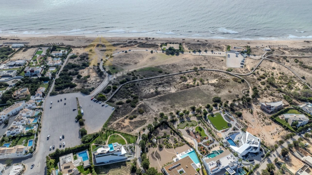 Moradia T4 para Venda em Guia Foto 20