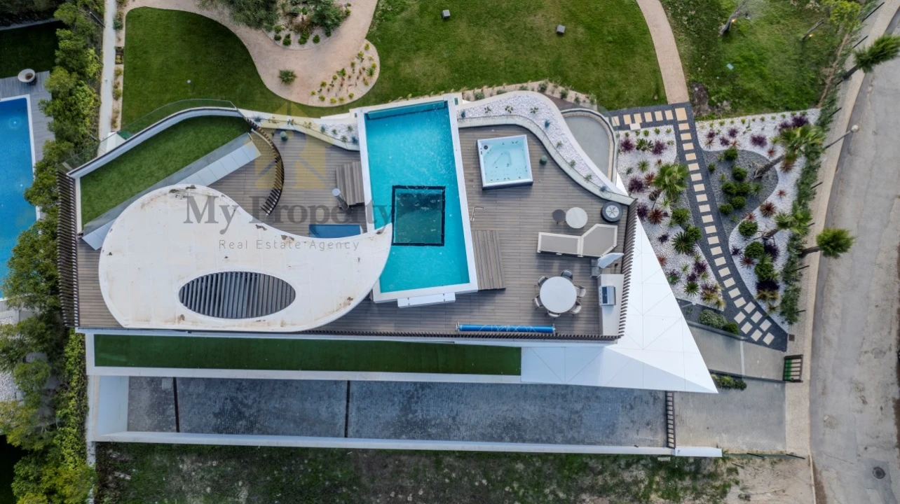 Moradia T4 para Venda em Guia Foto 21