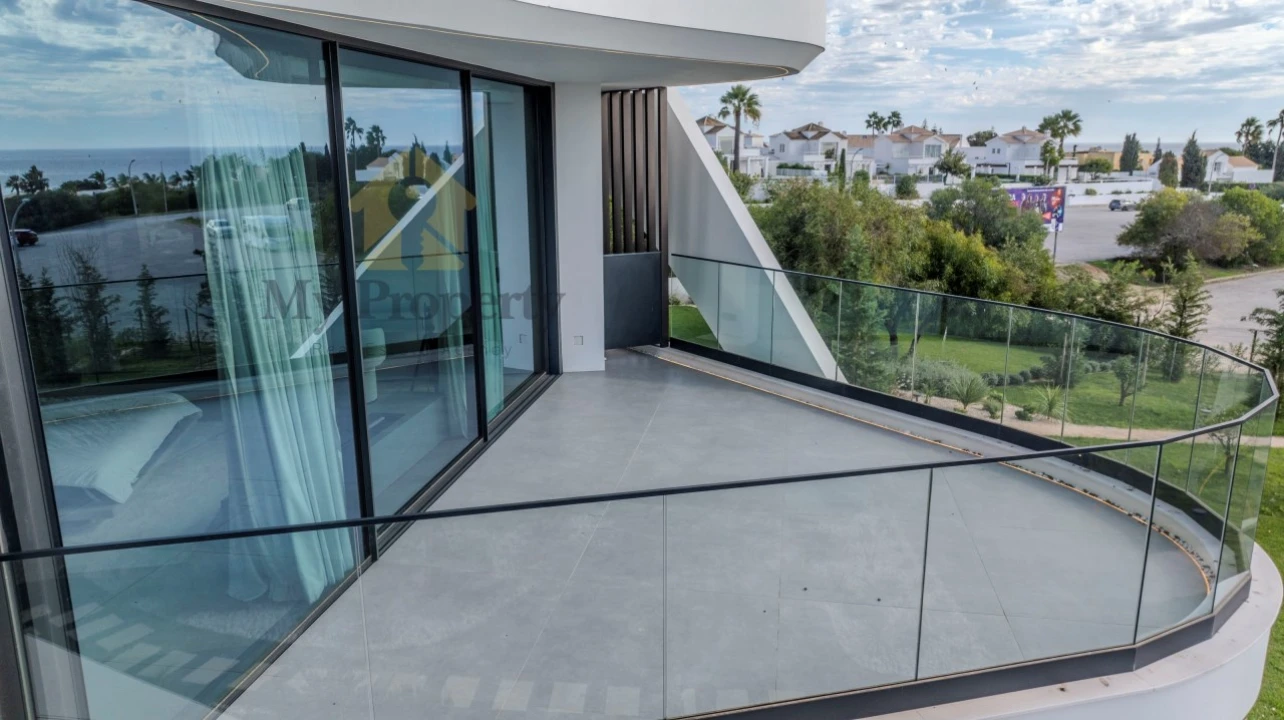 Moradia T4 para Venda em Guia Foto 23