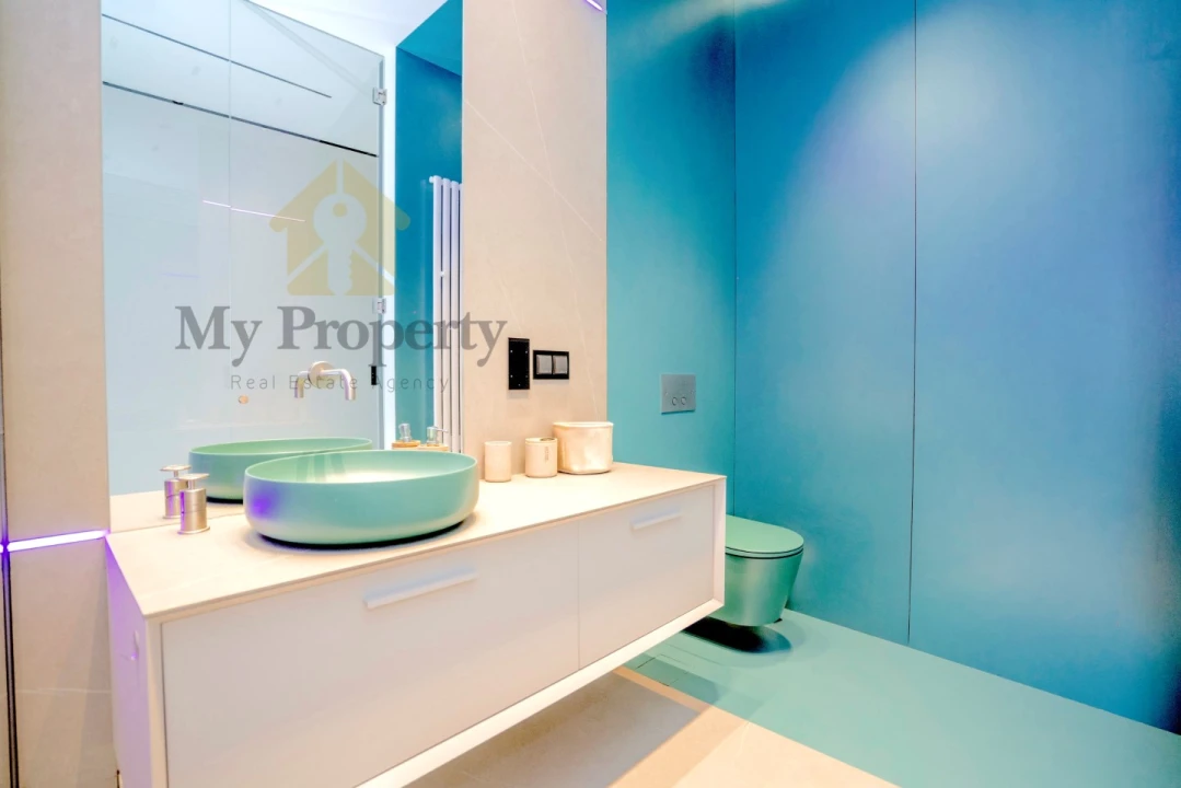 Moradia T4 para Venda em Guia Foto 47