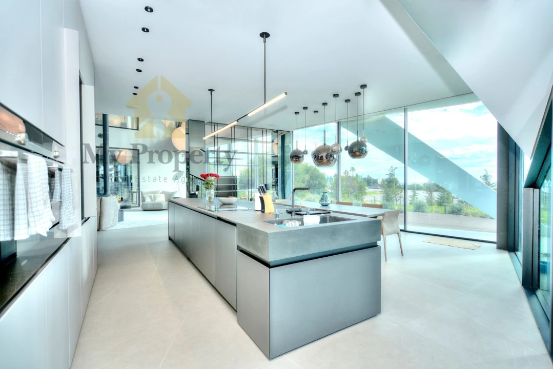 Moradia T4 para Venda em Guia Foto 56