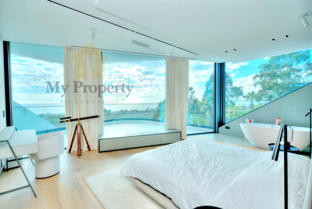 Moradia T4 para Venda em Guia Foto 69