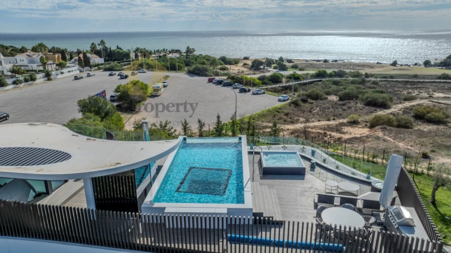 Moradia T4 para Venda em Guia Foto 14