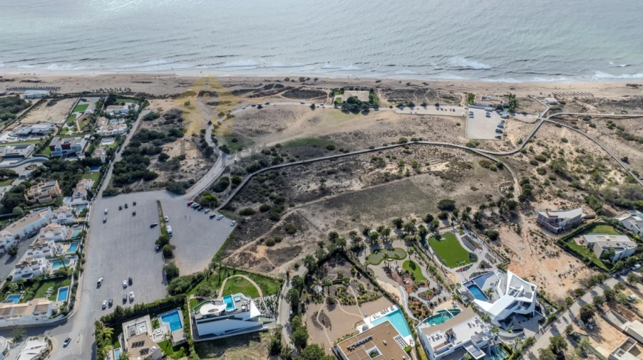 Moradia T4 para Venda em Guia Foto 20