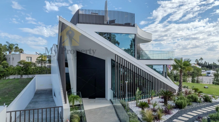 Moradia T4 para Venda em Guia Foto 22