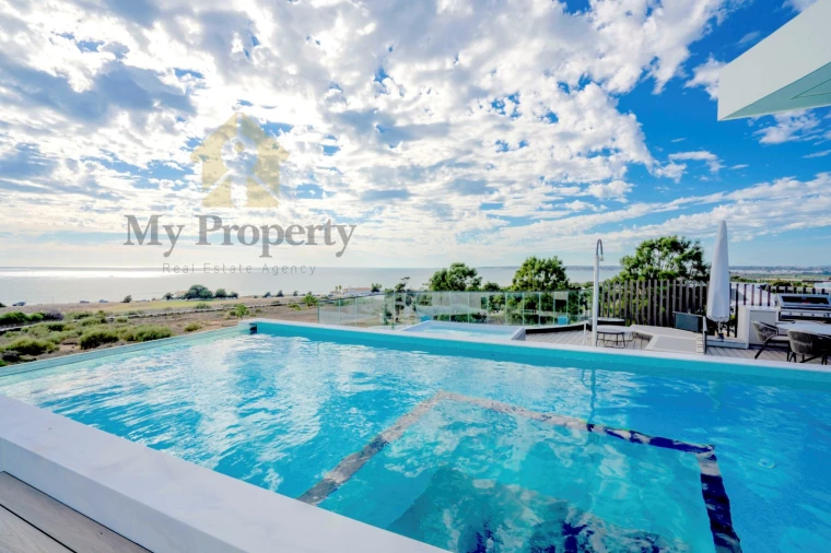 Moradia T4 para Venda em Guia Foto 41