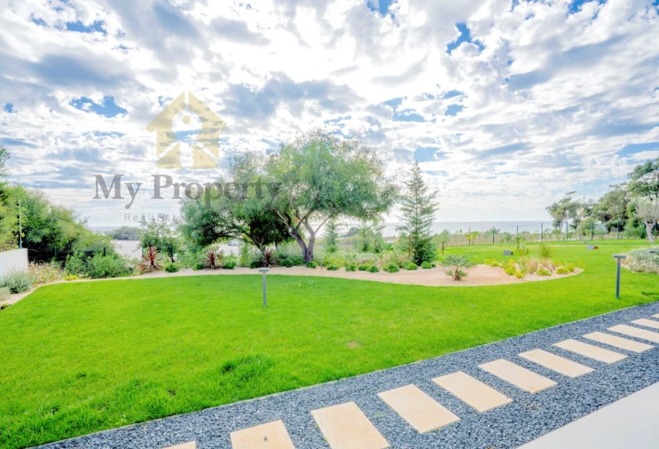 Moradia T4 para Venda em Guia Foto 42