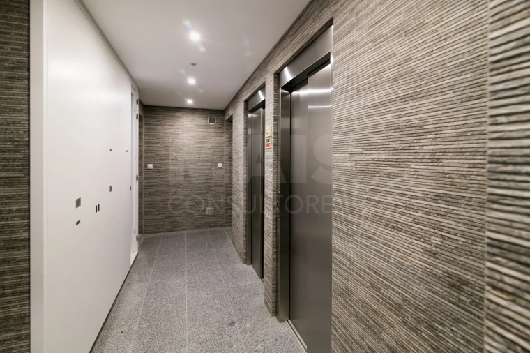 Apartamento T3 para Venda em Carcavelos e Parede Foto 6