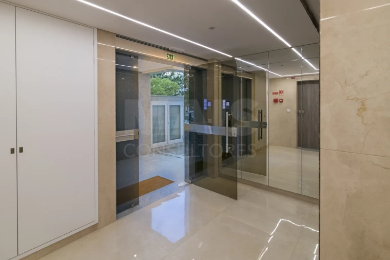 Apartamento T3 para Venda em Carcavelos e Parede Foto 5
