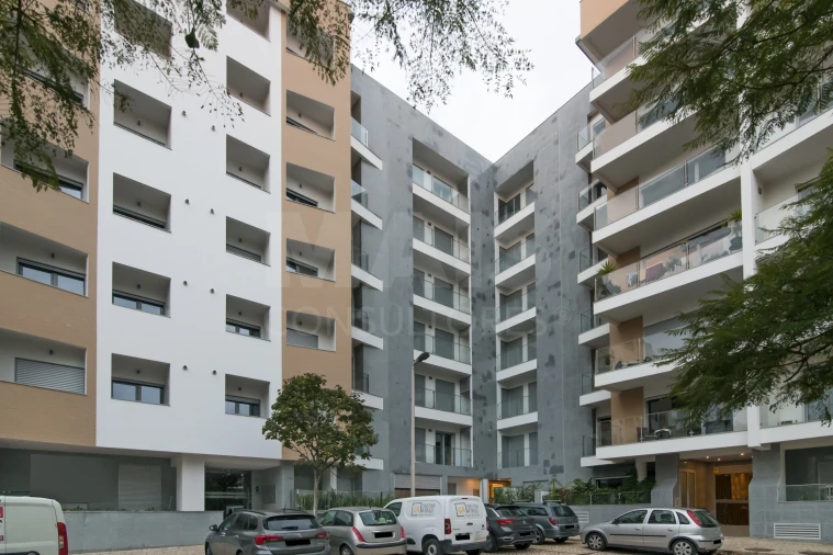 Apartamento T3 para Venda em Carcavelos e Parede Foto 2