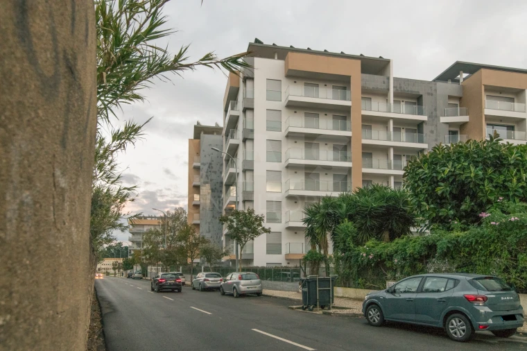 Apartamento T3 para Venda em Carcavelos e Parede Foto 3