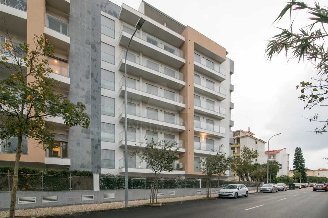 Apartamento T3 para Venda em Carcavelos e Parede Foto 1