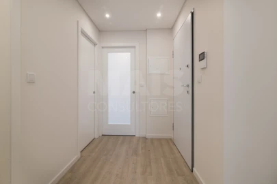 Apartamento T3 para Venda em Carcavelos e Parede
