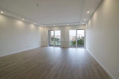 Apartamento T3 para Venda em Carcavelos e Parede