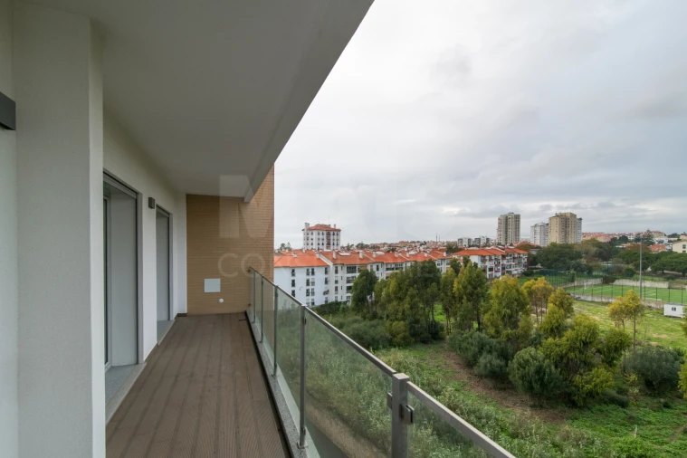 Apartamento T3 para Venda em Carcavelos e Parede Foto 2