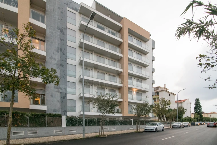 Apartamento T3 para Venda em Carcavelos e Parede
