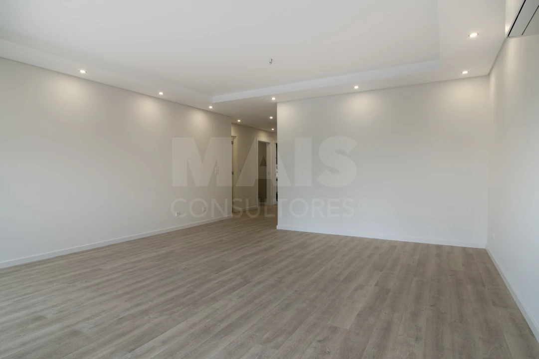 Apartamento T3 para Venda em Carcavelos e Parede Foto 12