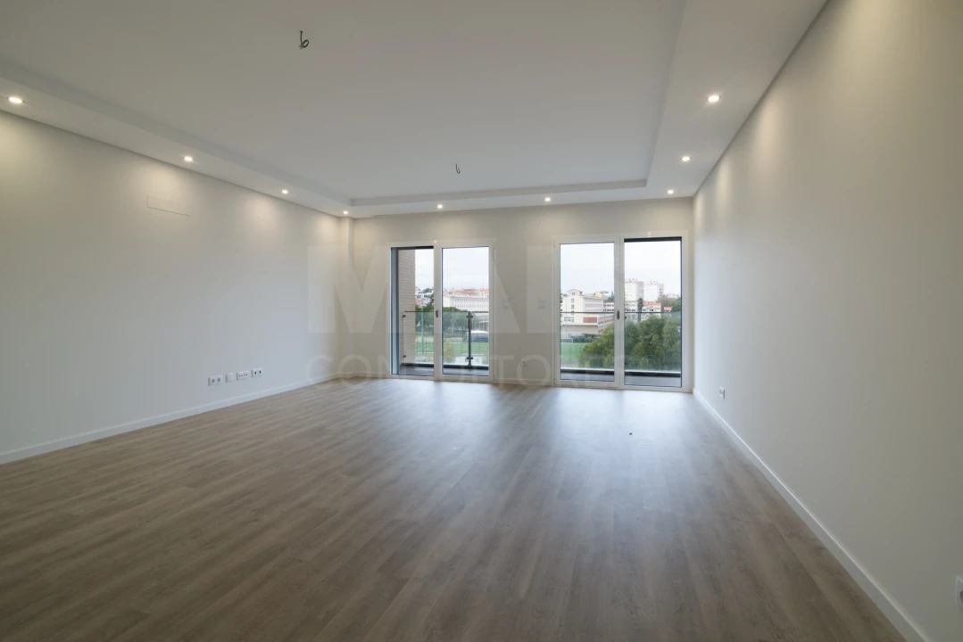 Apartamento T3 para Venda em Carcavelos e Parede Foto 11