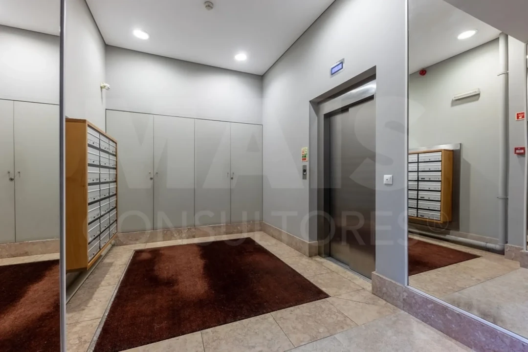 Apartamento T1 para Arrendamento em Misericórdia Foto 3