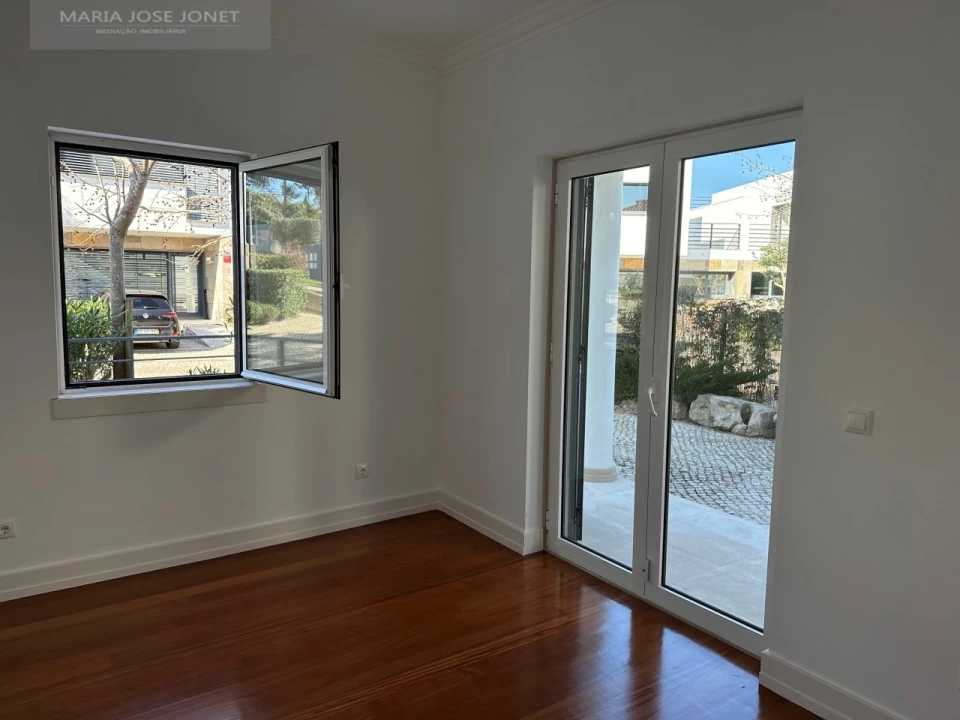 Moradia T4 para Arrendamento em Alcabideche Foto 19