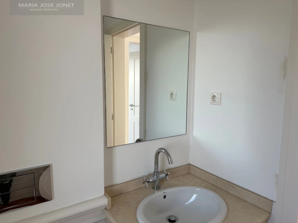 Moradia T4 para Arrendamento em Alcabideche Foto 20