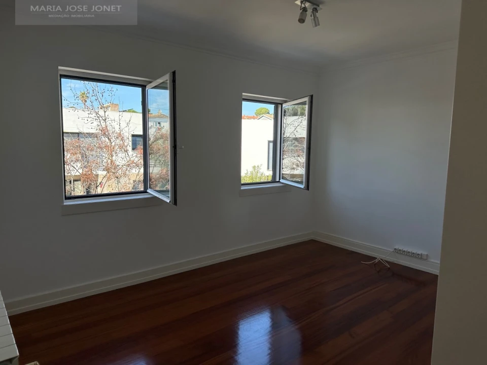 Moradia T4 para Arrendamento em Alcabideche Foto 24