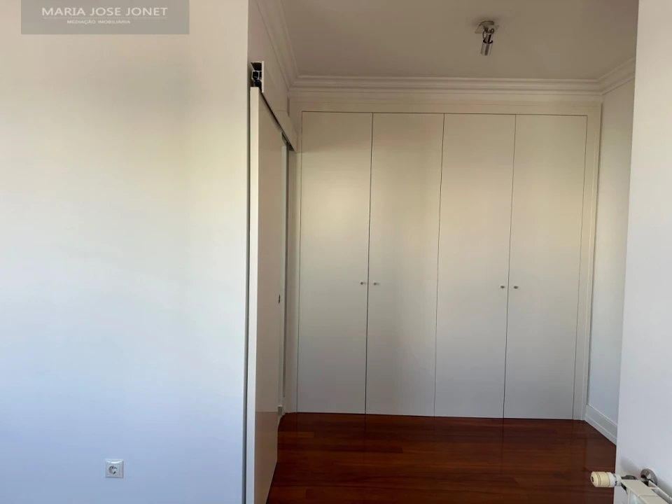 Moradia T4 para Arrendamento em Alcabideche Foto 26