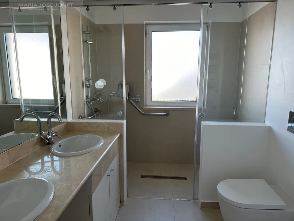 Moradia T4 para Arrendamento em Alcabideche Foto 29